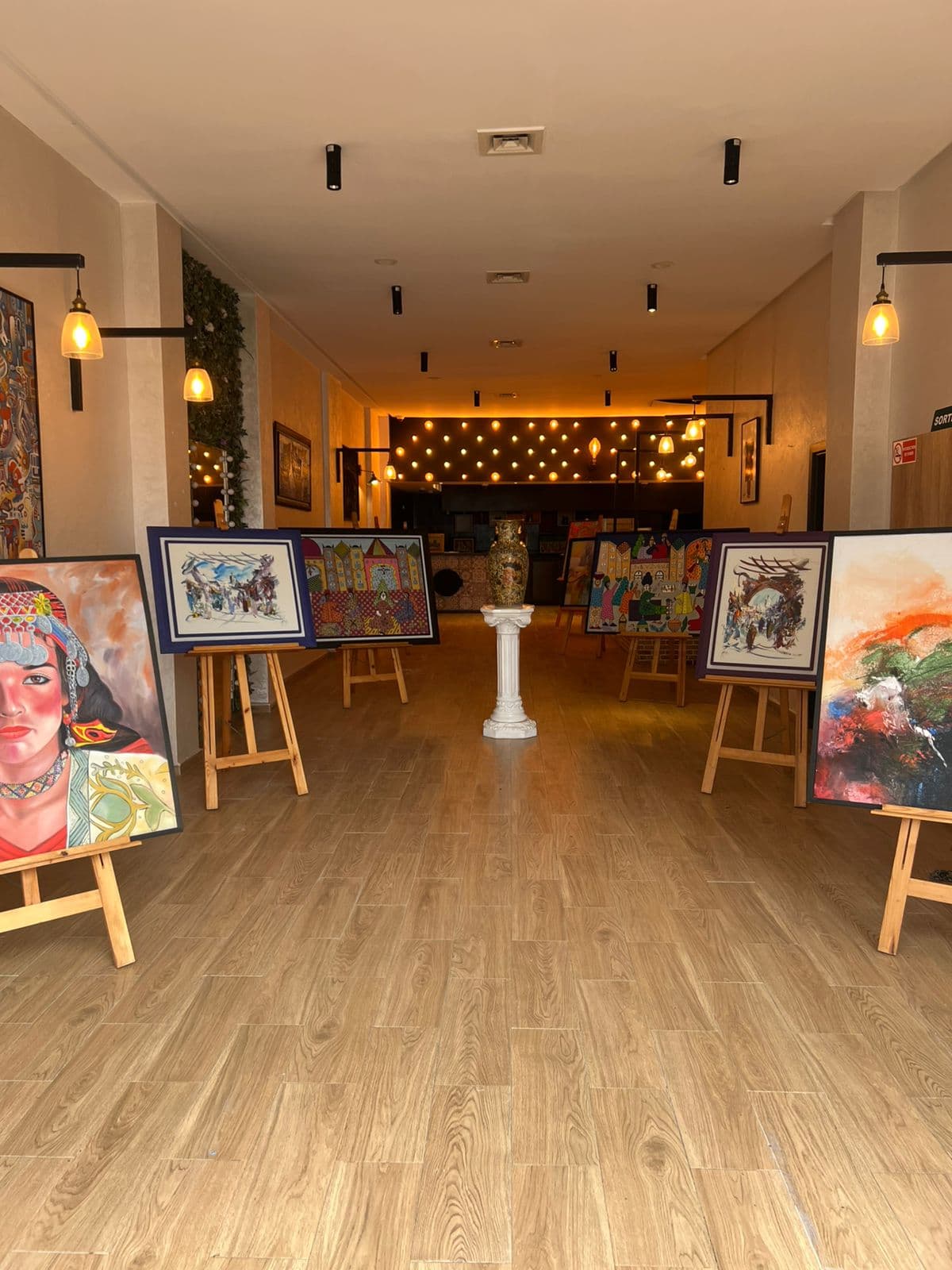 Galerie Artisthick à Agdal Rabat, espace d'exposition et atelier ouvert au public